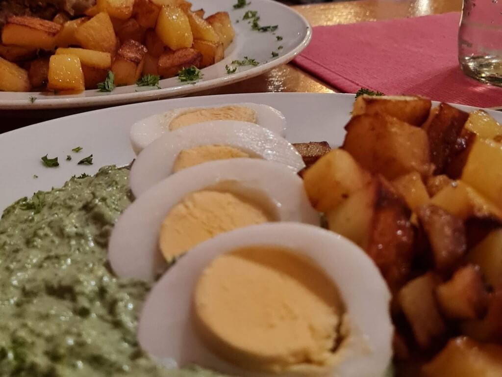 Grüne Soße mit Eiern